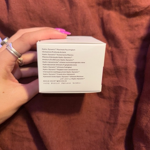 Murad Hydro-Dynamic Moisture Cream - Silver and Purple Packaging - Picture 4 of 4